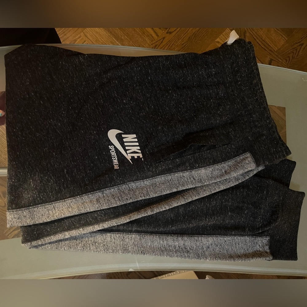 Nike BLACK Gym Vintage Pants Jogger AT7805, Black and Gray NEW NWT